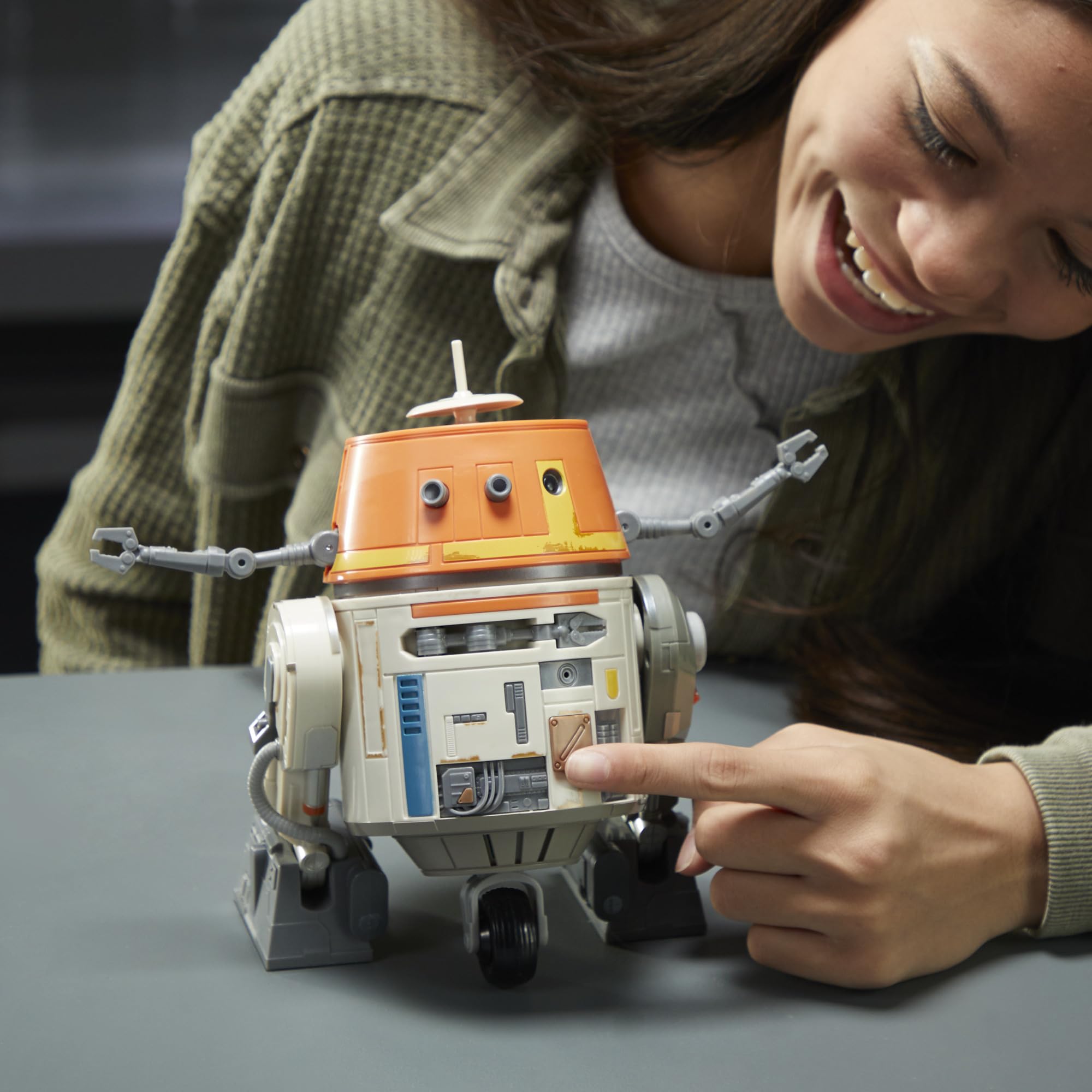 STAR WARS Chatter Back Chopper, Ahsoka Animatronic Toys, 40+ Sound & Movement Combos, Interactive Toys for 4 Year Old Boys & Girls