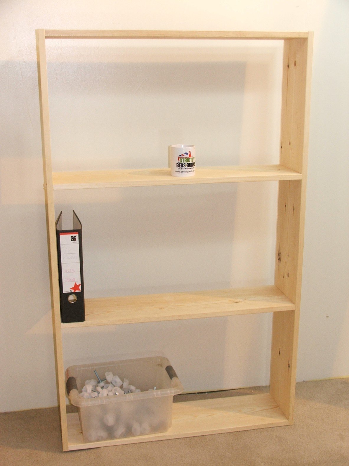 STRICTLY BEDS&BUNKS Pine Bookcase (141cm x 86cm)