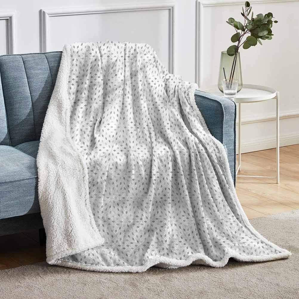 YUAZHOQI Grey and White Fleece Blanket Small Squares Blanket for Couch