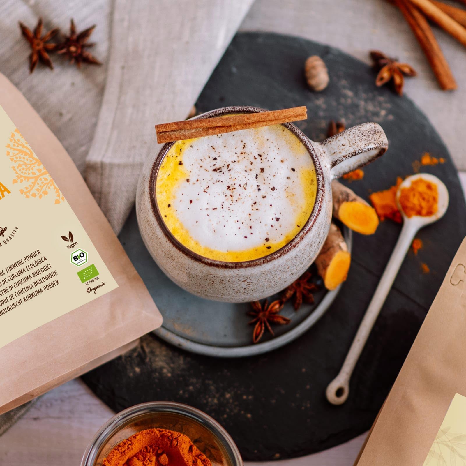 Kurkuma Pulver 1000g | fein gemahlene Kurkumawurzel in Bio-Qualität | Ideal zur Zubereitung einer Goldenen Milch, als Zugabe in Tee, asiatischen Gerichten, würzigen Suppen & Co | vom Achterhof 2