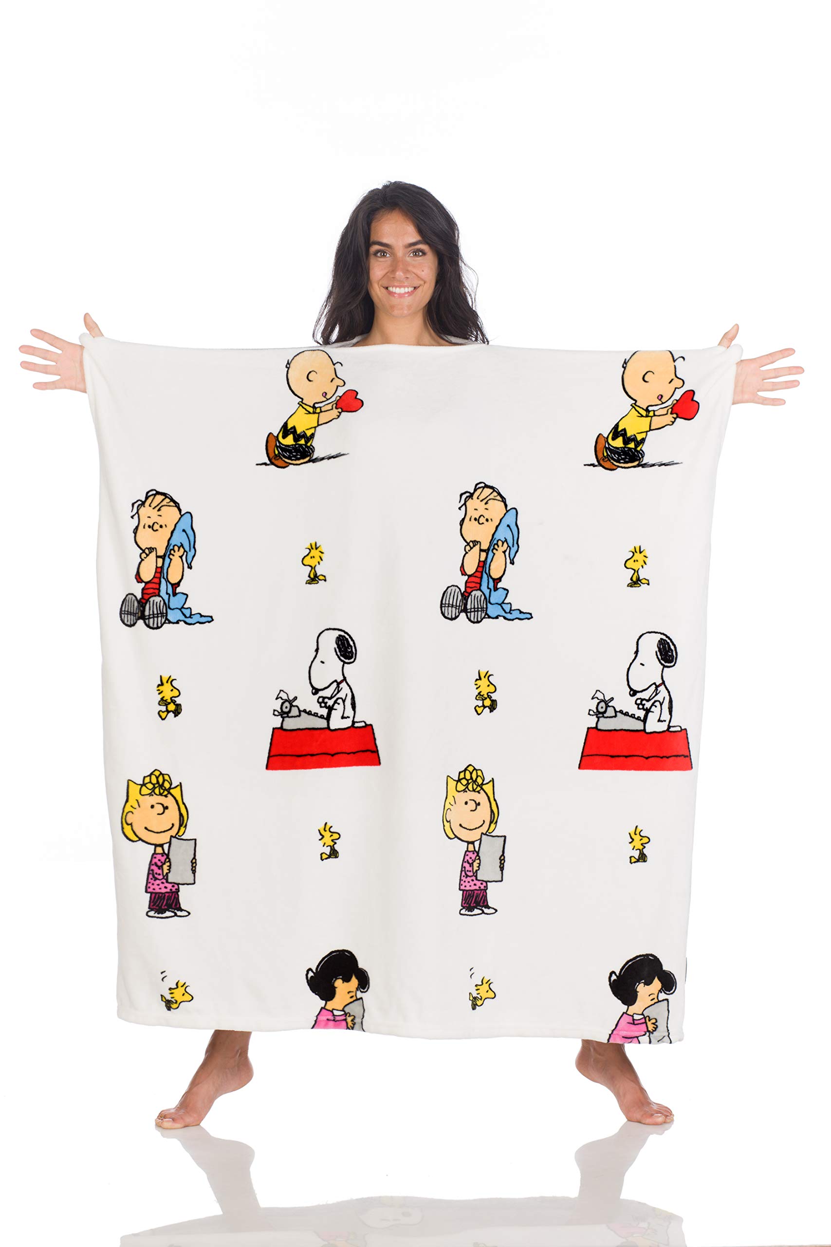 Kanguru MOMONGA Snoopy Peanuts Snuggle hoodie Blanket, Plush Fleece Wearable Blanket with sleeves for Women and Girls, Gift for Comfort on Sofa, Bedroom, Couch White, 120 x 120 cm (47 x 47 inches)