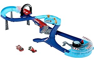Mattel Disney and Pixar Cars Playset with 2 Toy Cars, Lightning McQueen & Francesco Bernoulli, GRC Jumping Raceway Track Set with Kid-Powered Booster