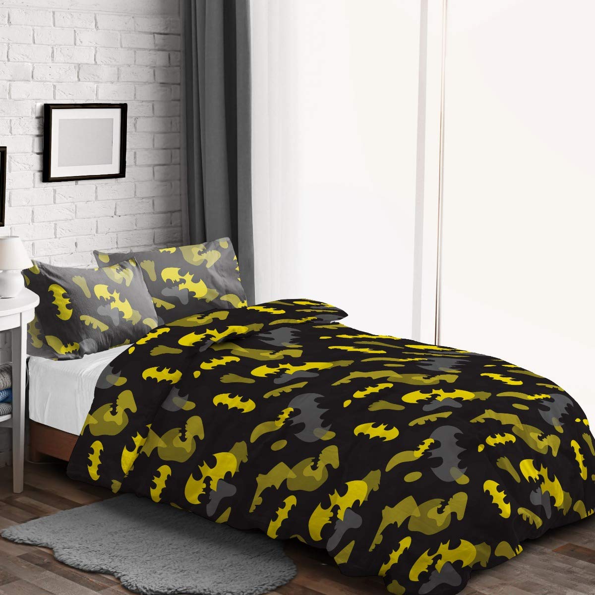 Warner Brothers Batman Logo Camouflage Teddy Fleece Duvet Cover Quilt Bedding Set with Pillowcases Black Yellow Thermal Warm Cosy Super Soft Officially Licensed-Double (200cm x 200cm), Polyester