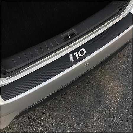 Amazon リアバンパーステップガード ヒュンダイi10のためのオートリアバンパーカーボンファイバーの保護具の車の幹ガードプレートフィルムステッカー バンパー プロテクター リアバンパープロテクター 車 バイク