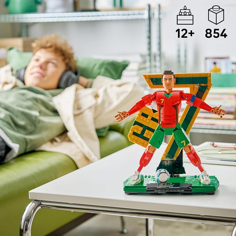Editions Cristiano Ronaldo – Fußballlegende Spielzeug - 3D Figuren Modellbau - DIY Kinderzimmer Deko - Geschenk für Jungen, Mädchen ab 12 Jahren und Erwachsene Sportfans - 43016 — Foto 3 von 8