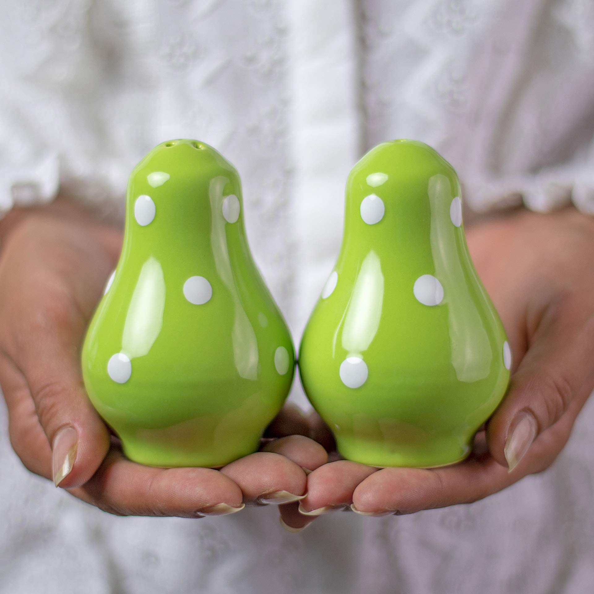 City to Cottage Ceramic Salt and Pepper Shakers Set, Salt Shaker, Salt and Pepper Set, Farmhouse Kitchen Counter Decor for Home Restaurants Wedding, Handcrafted Pistachio Green Polka Dot Spice Shakers