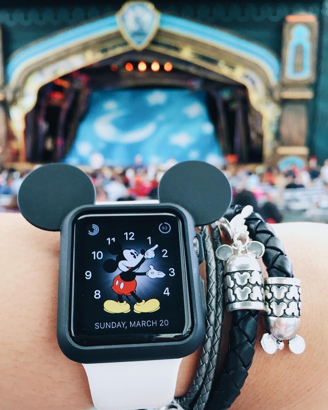 Amazon Apple Watchケース38 Mm Iwatch画面プロテクターディズニーミッキーマウス耳シリコンケースfor Apple Watchシリーズ3シリーズ2シリーズ1スポーツとedition ブラック スマートウォッチアクセサリ 通販