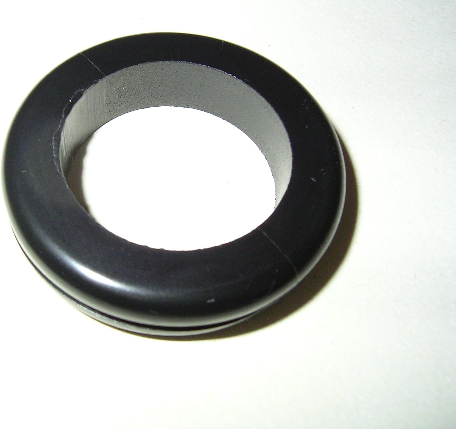 Large cable Grommet. (1.25"/32mm panel cut out) 24mm central hole