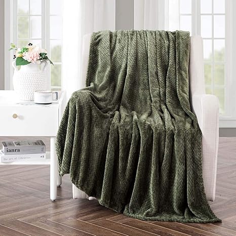Amazon Com Revdomfly Green Throw Blanket Plush Fuzzy Fluffy Blanket For Bed Couch Sofa Soft Warm Cozy 60 X 80 Home Kitchen
