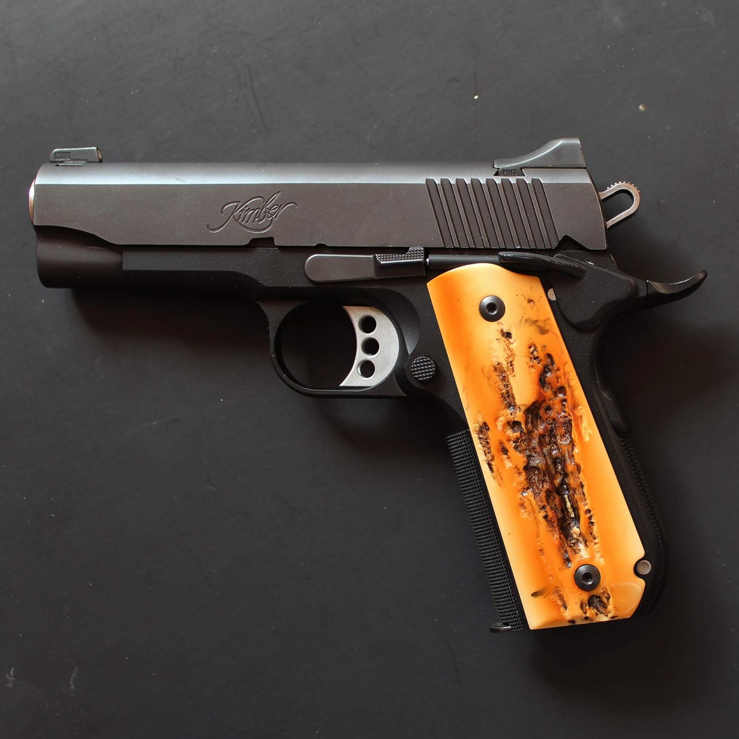 DURAGRIPS 1911 Round Heel Grips Faux Stag (AmbiSafety