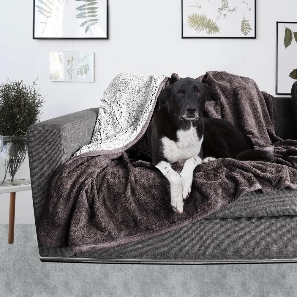 PLUTUS PET Waterproof Pet Blanket, Cozy Soft Washable Cat Blanket, Dog Blanket for Couch Bed Sofa, Warm Blanket for Puppy Small Medium Large Dogs(130x150cm, Brown)