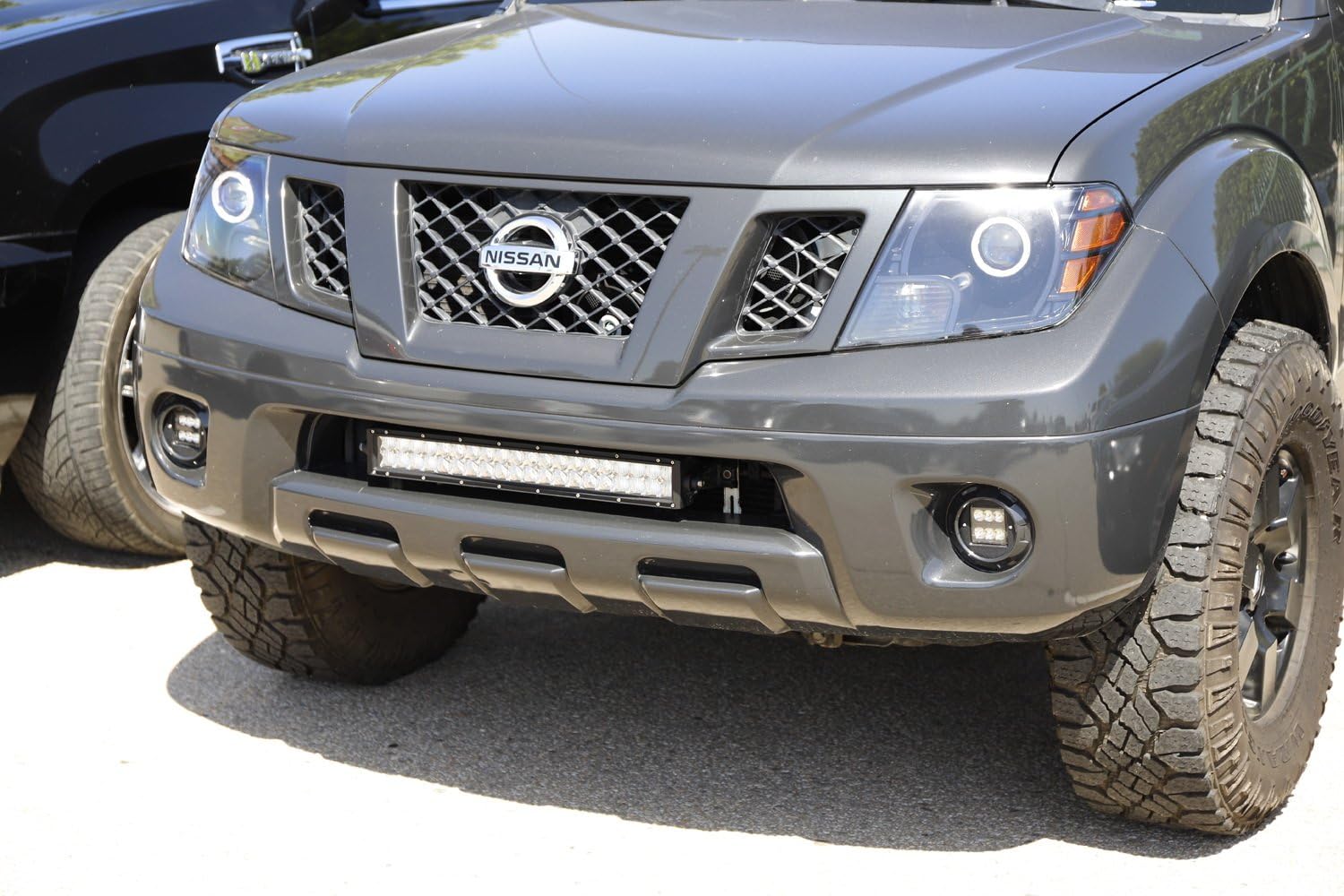 IJDMTOY Lower Grille 20 Inch LED Light Bar Kit For 2004 18 Nissan