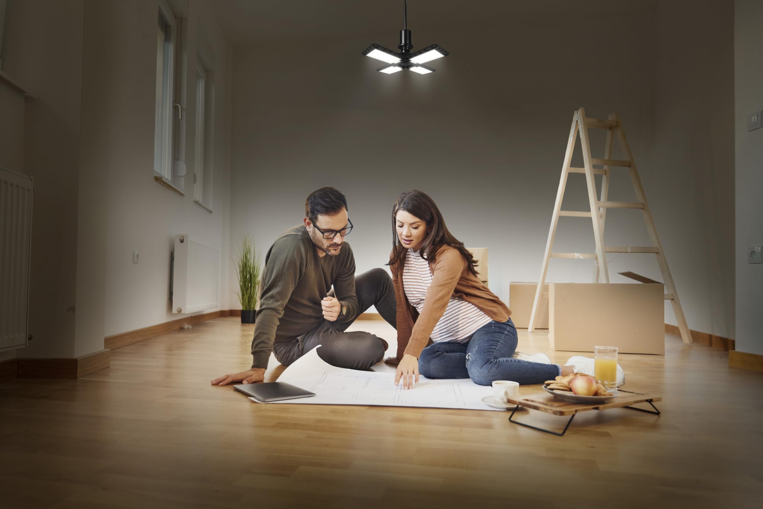 OSRAM Highbay Blade Deckenlampe in Schwarz, Kunststoff, mit verstellbaren Lichtflügeln, bietet 23 W bzw. 2350 lm in Neutralweiß mit 4000 K, E27 Schraubgewinde, 231 mm Durchmesser, IP20 2