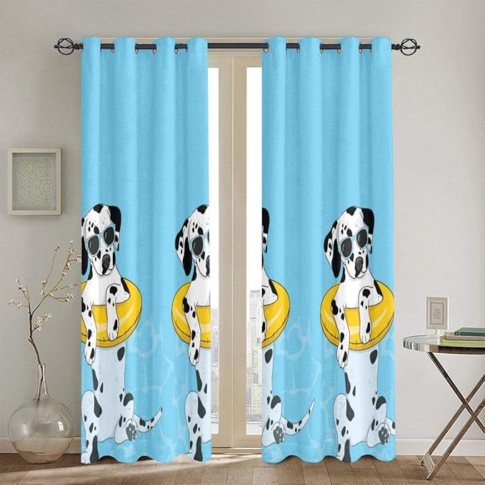 Cortina opaca Perro divertido con círculo de natación en la piscina