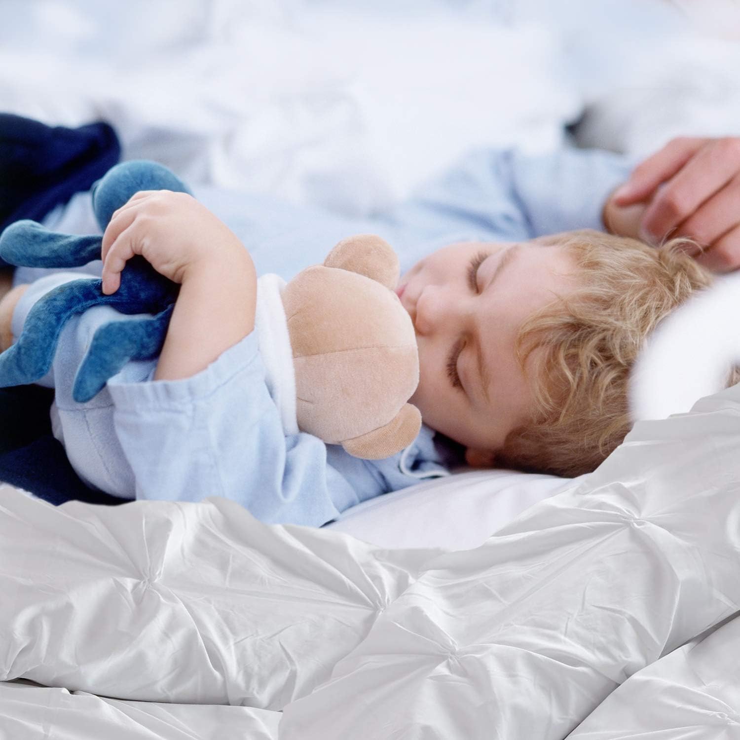 Vailge 3 Piece Pinch Pleated Duvet Cover with Zipper Closure, 100% 120gsm Microfiber Pintuck Duvet Cover, Luxurious Pintuck Decorative(White, Queen): Home & Kitchen