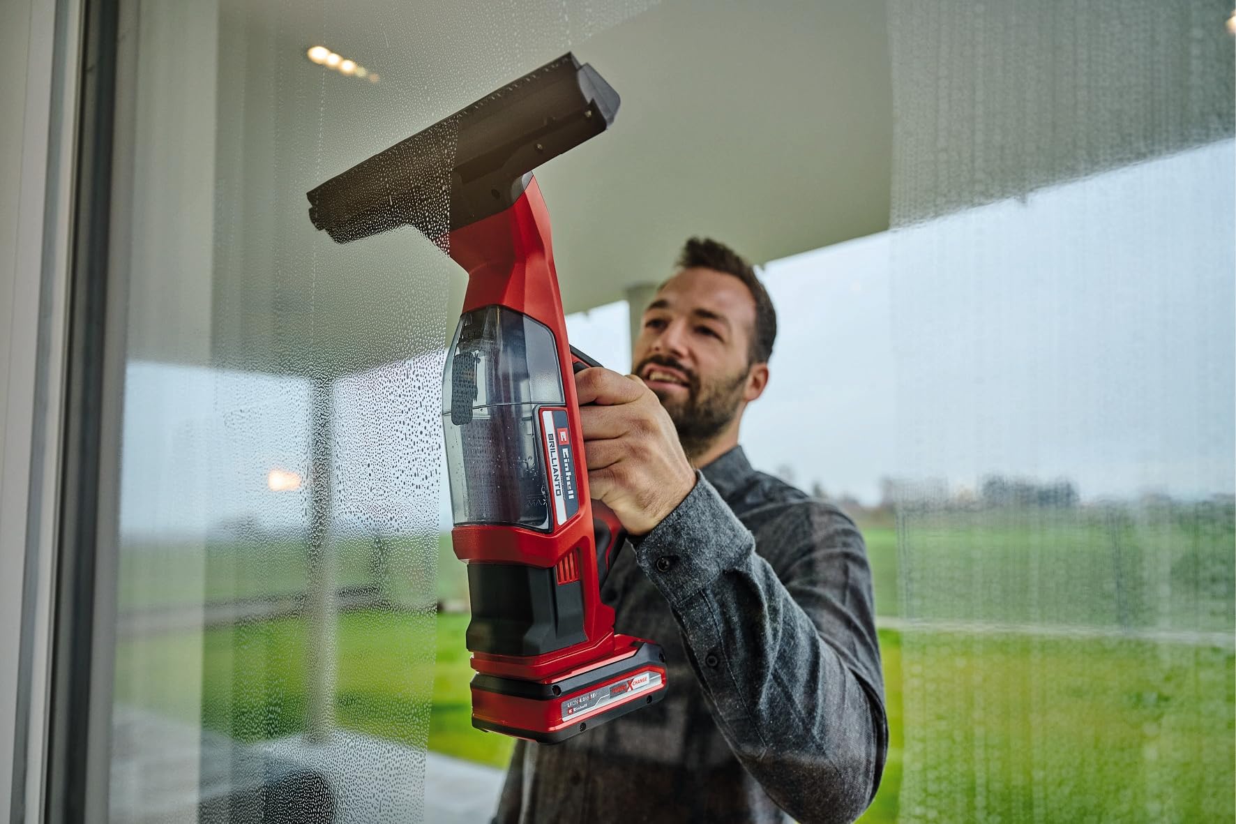 Einhell Akku-Fensterreiniger BRILLIANTO Power X-Change (18 V, 28 cm Lange Saugdüse, streifenfreie Reinigung, inkl. Sprühflasche mit Mikrofasertuch, ohne Akku) 4