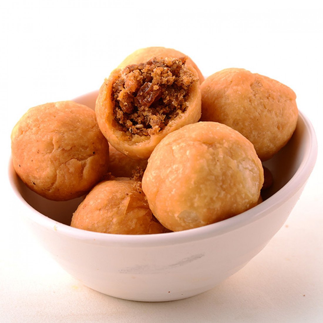Kandoi Bhogilal Mulchand (Ahmedabad) Dry Fruit Kachori