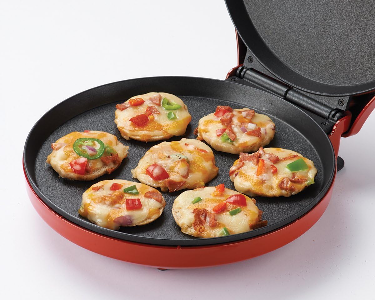 Betty Crocker BC-2958CR Pizza Maker, 1440 Watts, Red, 2.3, Metal: Kitchen & Dining