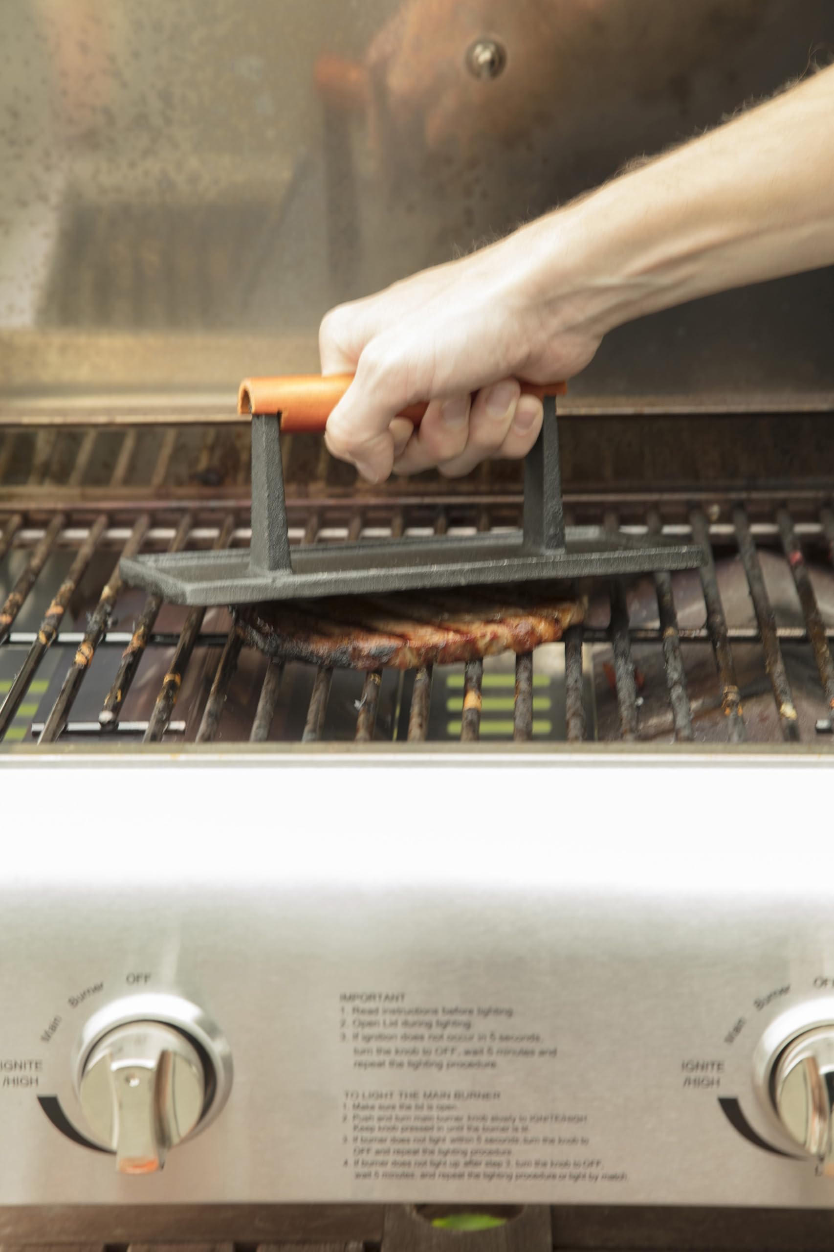 Cuisinart Cast Iron Grill Press with Wooden Handle, Heavy Duty Nonstick Rectangle Burger Press with Wood Handle, Perfect Grill Accessory for Steak, Bacon, Paninis and More