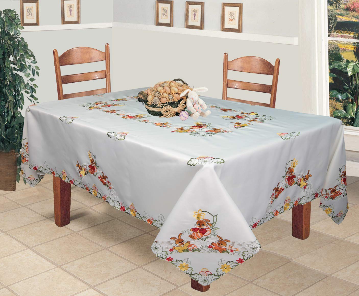 Best table cloth 60′ x 126′, with matching napkins