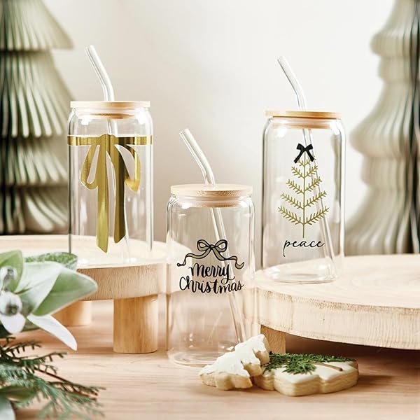 SANTA BARBARA DESIGN STUDIO HOLIDAY COLD BREW GLASS TRAVEL TUMBLER CUP WITH BAMBOO LID AND GLASS STRAW, 16 FLUID OUNCES, MERRY CHRISTMAS BOW