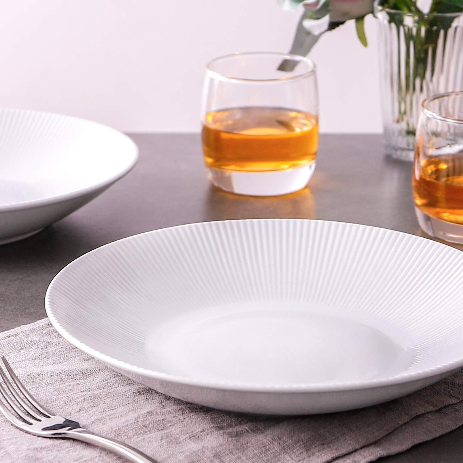 Y YHY 30 Ounces Porcelain Pasta Salad Bowls, 9.6 Inches White Serving Bowls Set, Wide and Shallow, Set of 4, Stripe Pattern