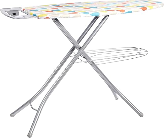 AmazonBasics – Bügelbrett mit Ablagefach und Bügeleisen-Ablage, groß