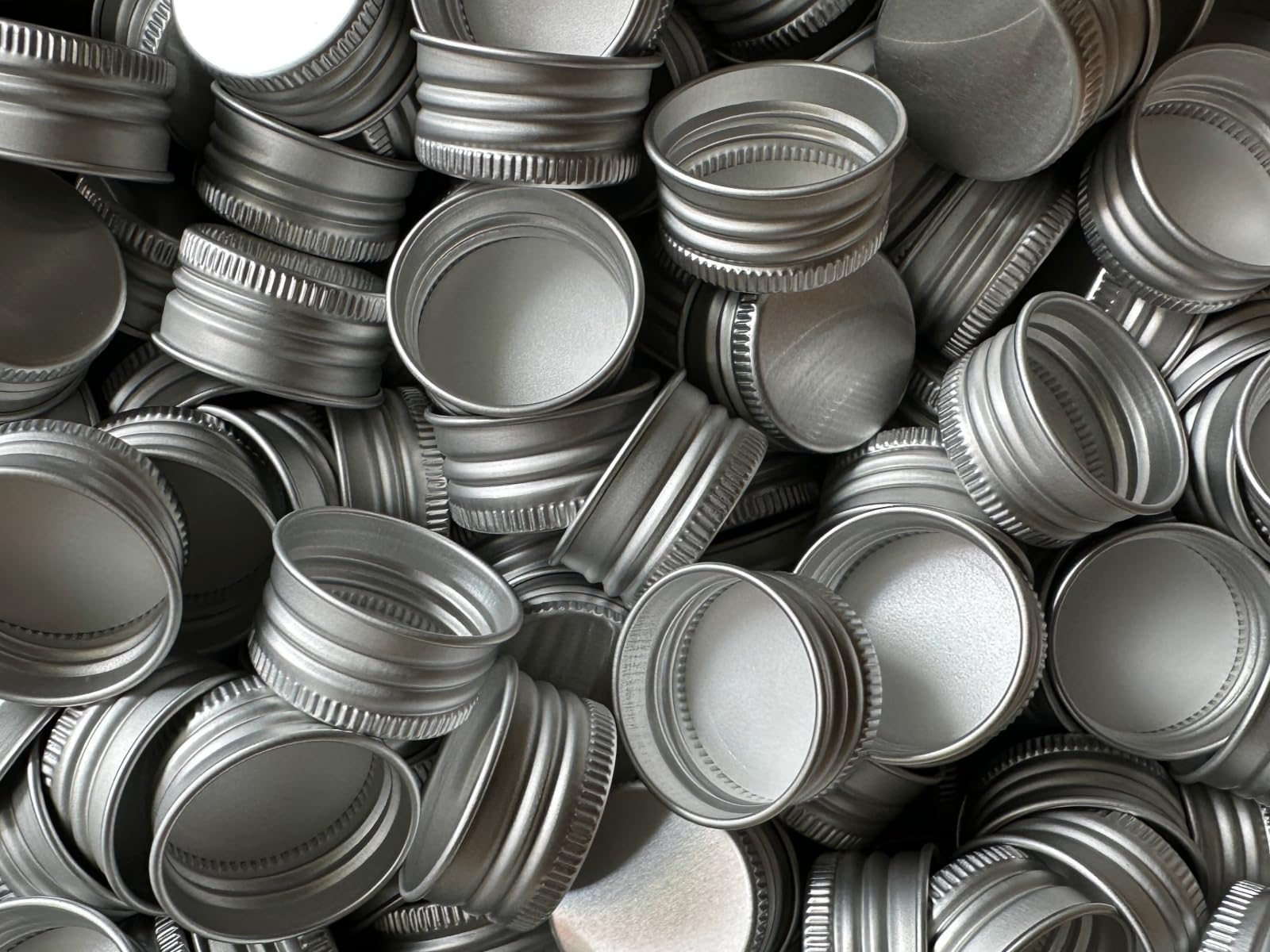 AE-GLAS Pack of 10, 15, 25, 50 or 100 Replacement Screw Caps PP28 with Rolled Edge, Aluminium Screw Caps for Bottles, Pack of 15