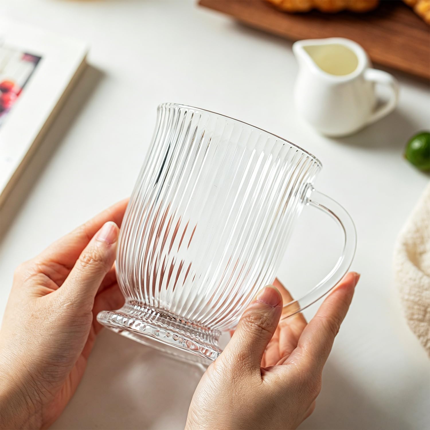 KEMORELA 4er-Set Glas Tassen 480ml mit Henkel, Irische Rillengläser für Heiße & Kalte Getränke, Spülmaschinengeeignet 2