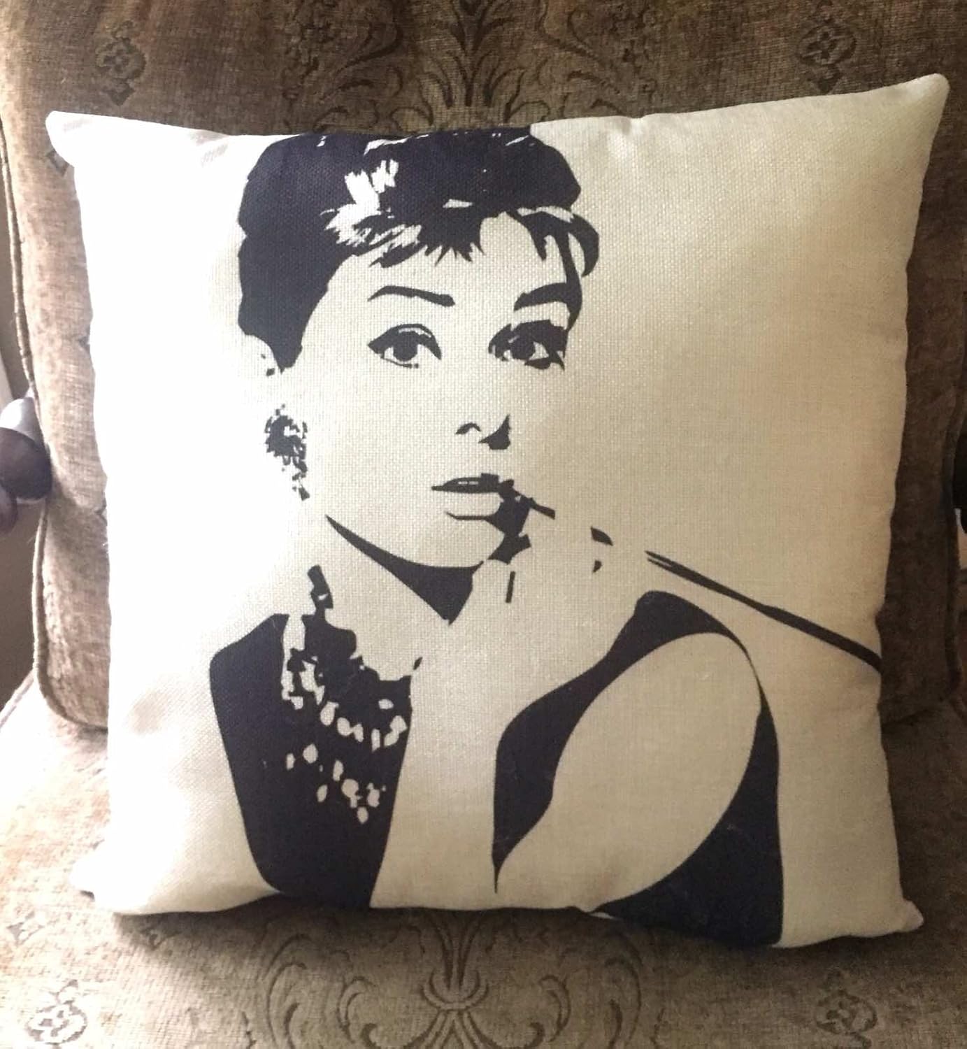Amazon Com Audrey Hepburn Breakfast At Tiffany S Decorative