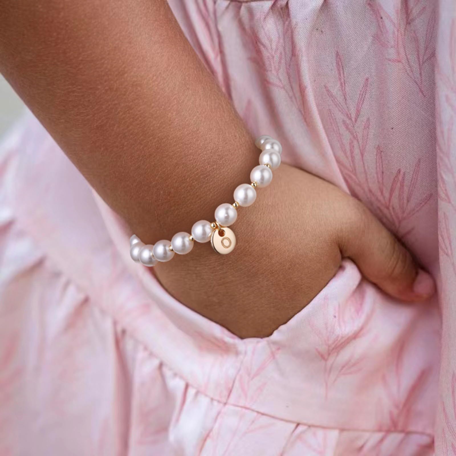 Miss Pink Initial Pearl Bracelet Flower Girl Bracelet Proposal Gifts for Girls, Dainty Gold Pearl Bracelets with Letter A-Z Personalized Name Jewelry Birthday Christmas Wedding Party Gift for Her