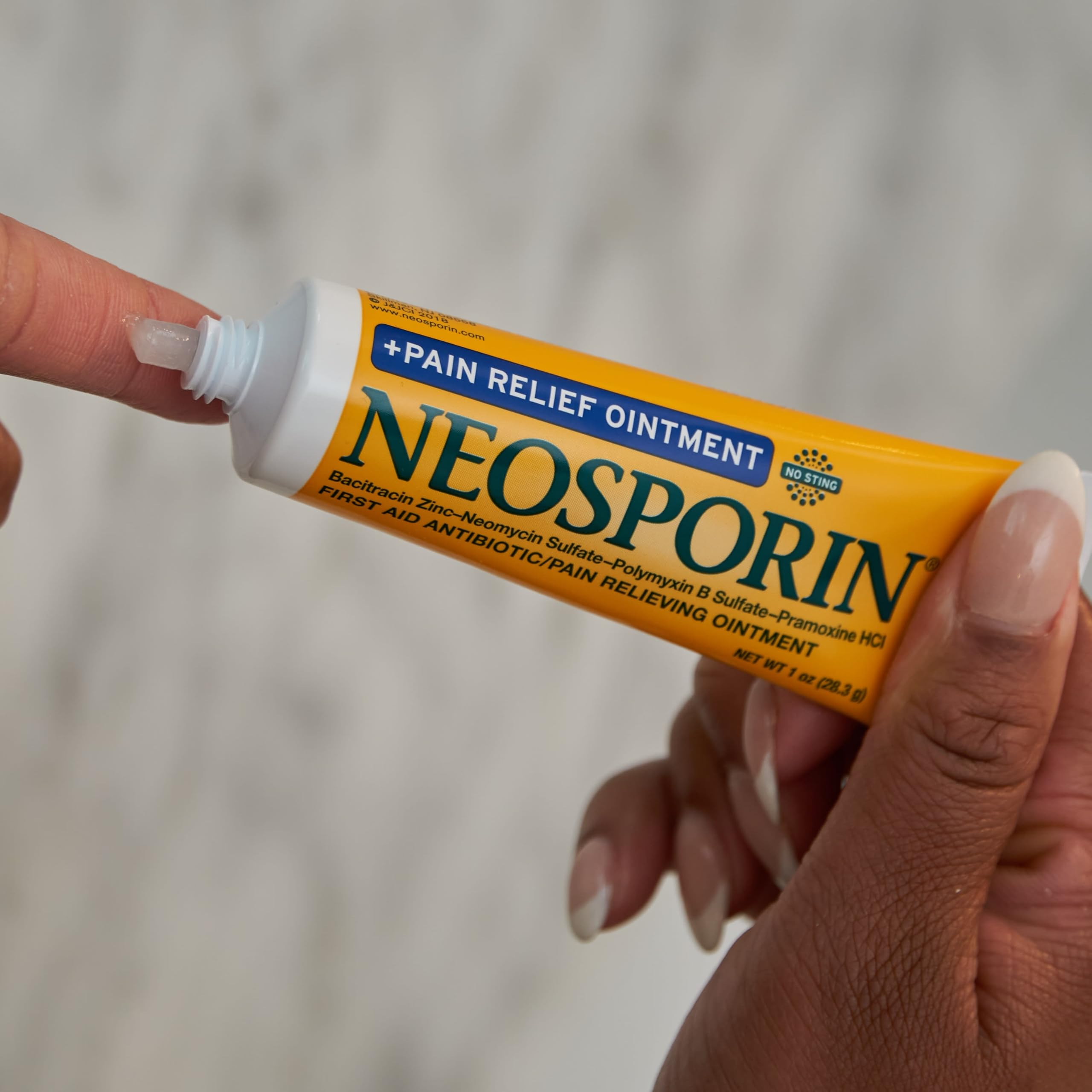 Neosporin + Maximum-Strength Triple Antibiotic Ointment with Pain Relief, Dual Action First Aid Wound Care, No-Sting Formula with Pramoxine HCl, Bacitracin Zinc, 1 oz Single Tube