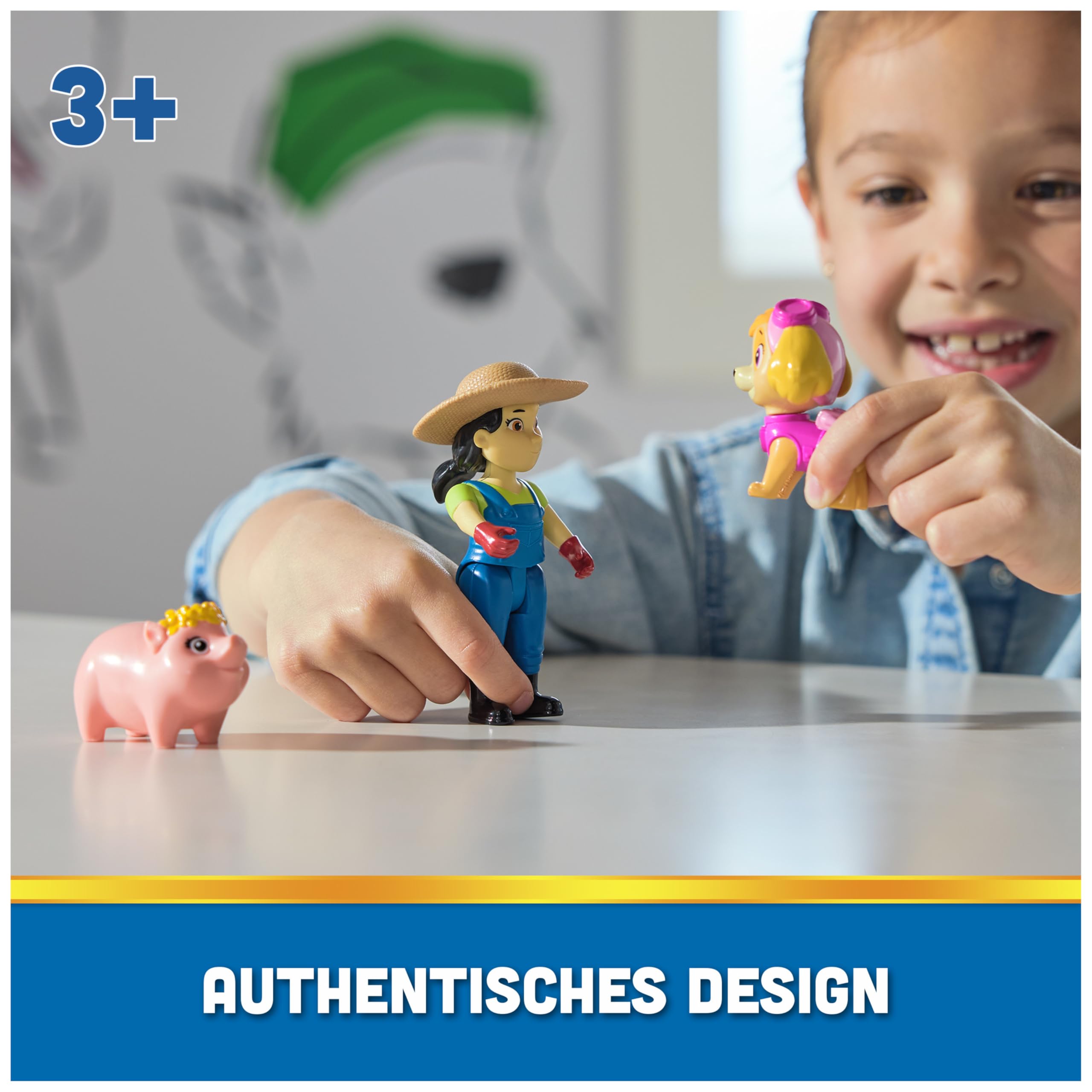 PAW PATROL Hero Pups – Actionfiguren-Set mit 1 Skye Hundefigur, 1 Bäuerin Yumi Figur und 1 Schweinchen, Spielzeug geeignet für Kinder ab 3 Jahren 3