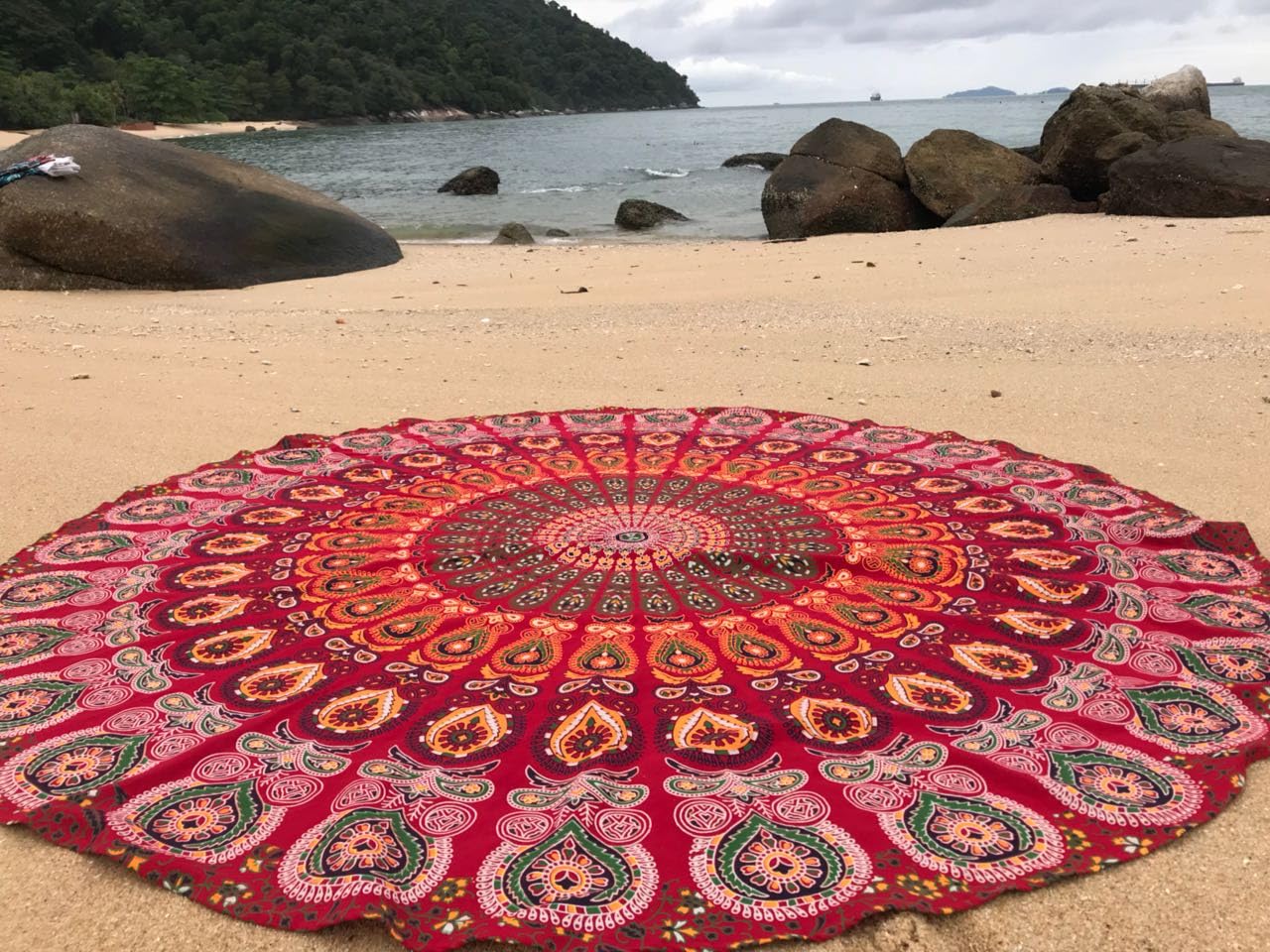 raajsee Red Round Beach Tapestry Hippie/Boho Beach Blanket Mandala/Indian Cotton Throw - Round Tablecloth/Home Decor/Indie Rug Yoga Mat Meditation Picnic Rugs 127 CM / 50 INCHE Circle