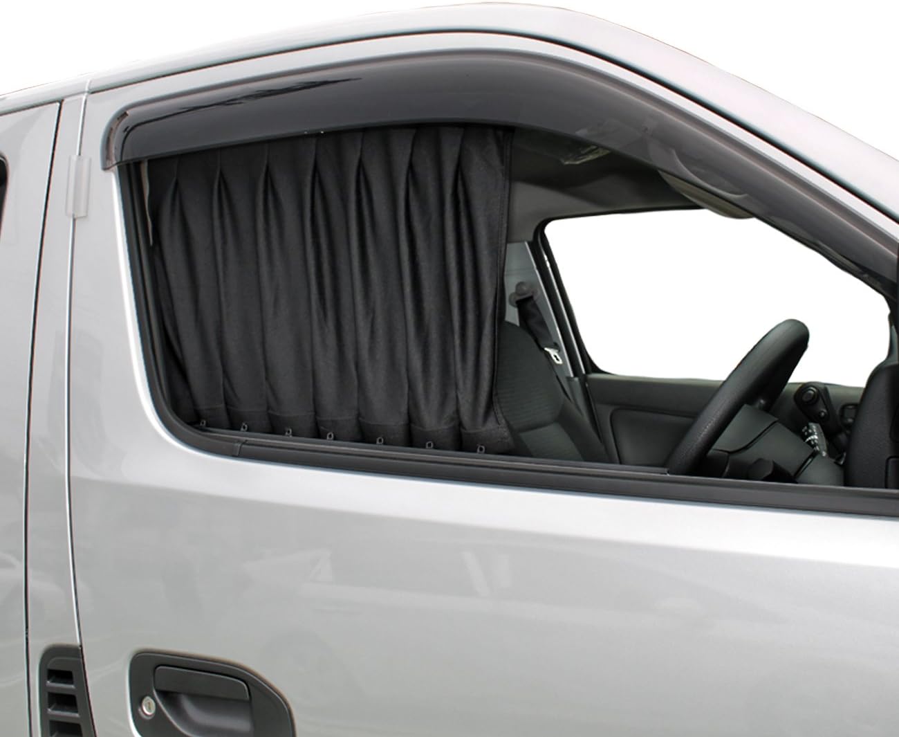 Amazon Nv350 キャラバン E26 フロントカーテン 車内 1列目 カーテン 日よけ 遮光 内装 ドレスアップ アクセサリー カスタム パーツ ブラック 黒 カーテン 車 バイク