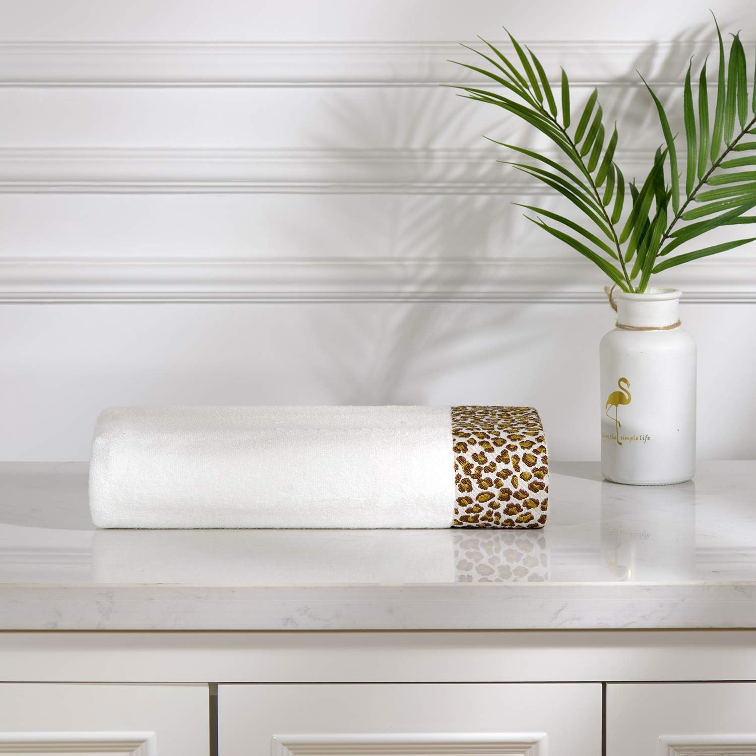 Lvse 1 Pack Luxury Euro Decorative Bath Towel Gray 100% Nature Cotton 70x140cm Light Weight 392 GSM Fluffy Soft and Absorbently for Bathroom Daily ( 70x140cm,400g, Gray): Kitchen & Dining