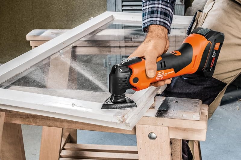 Multimaster AMM 500 Plus Top 2.0 Ah AS, con 30 accessori per lavori di ristrutturazione e rinnovo, compatibile con AMPShare/BOSCH 18V, con caricabatteria GAL 1880 e 2 batterie Li-Ion 18V/2Ah