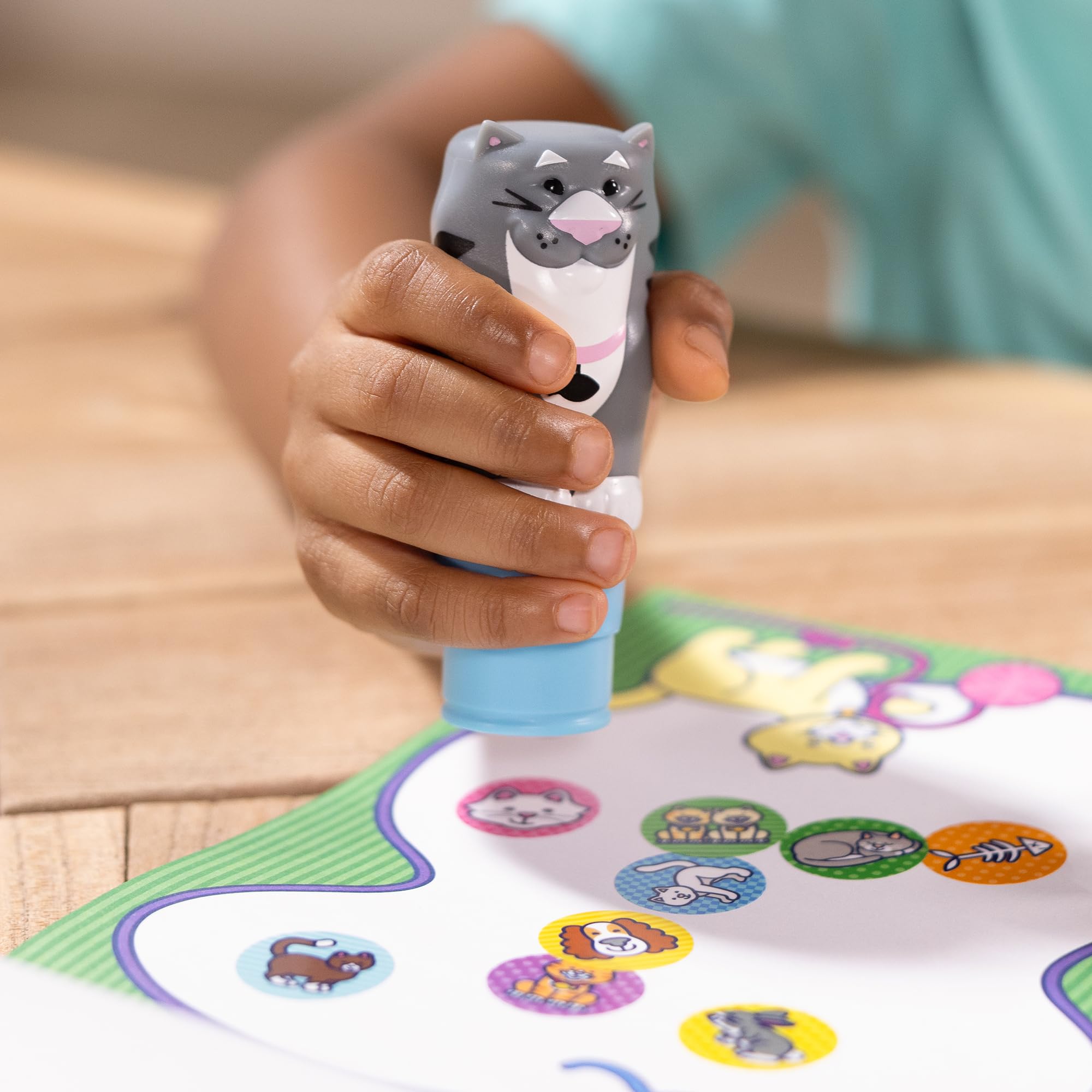 Melissa & Doug Sticker Wow!™ 24-Page Activity Pad and Sticker Stamper, 300 Stickers, Arts and Crafts Fidget Toy Collectible Character – Cat - for Kids Ages 3+ - FSC Certified
