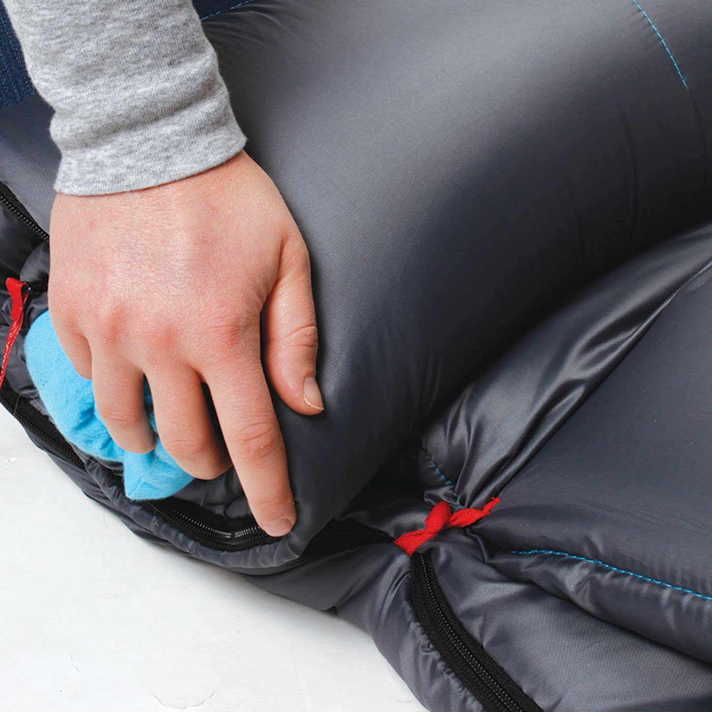 Coleman Sun Ridge 40°F Cool-Weather Sleeping Bag, Lightweight Adult Sleeping Bag with Soft Trim & Draft Tube, Machine Washable