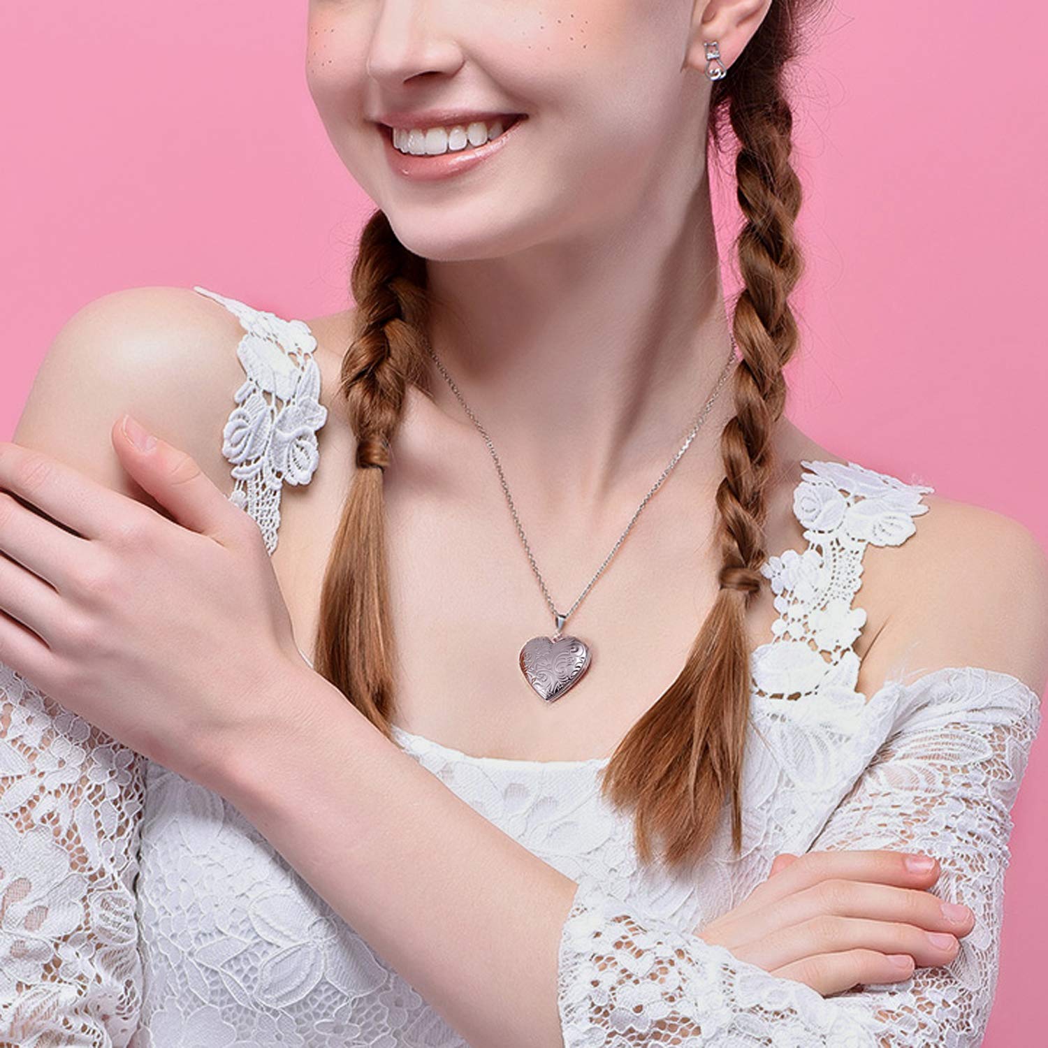 Locket Necklace that Holds Pictures Flower Lockets Pendant Necklaces Birthday Gifts Jewelry