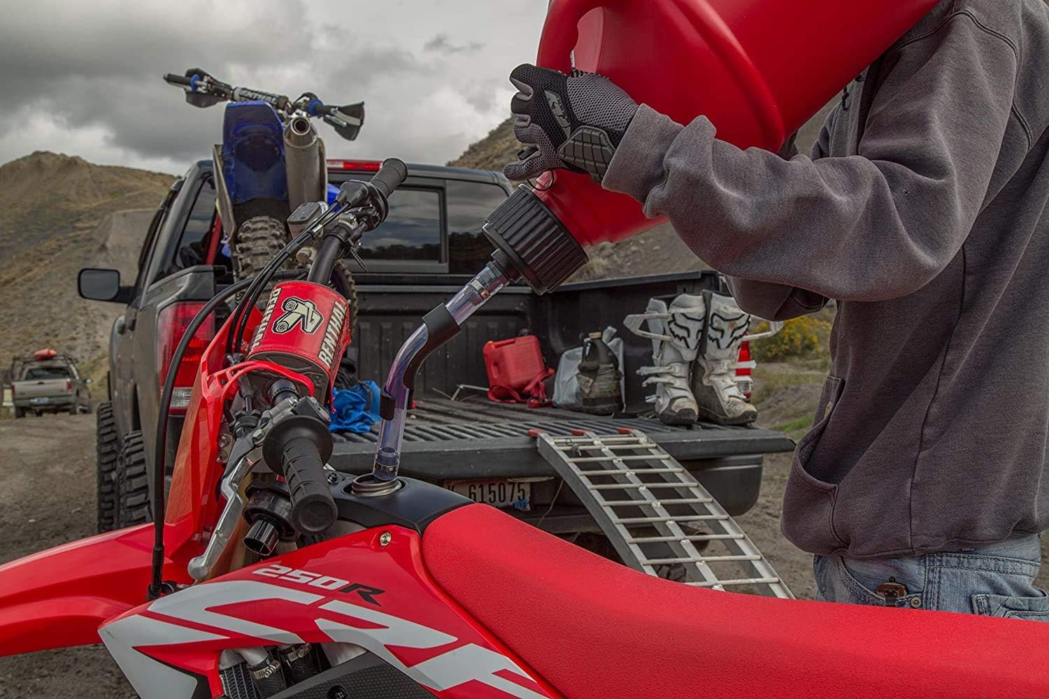 4 Pack Hose Bender for Racing Fuel Tanks, Utility Containers, Gas Cans - Heavy Duty - Compatible with VP, Sportsman, Rural King and more. Provides the perfect bend for your fuel hose: Automotive