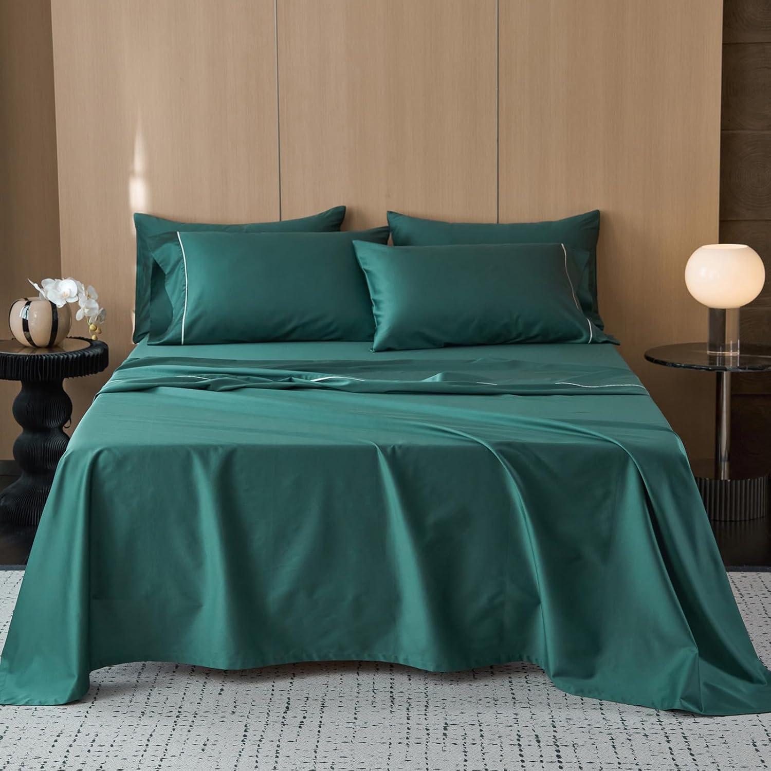 Photo 1 of MooMee Queen Sheet Set, 100% Extra Long Staple Cotton 600TC Sateen Weave Cooling Breathable Silky Soft Luxury Hotel Quality Bed Sheets with 17" Deep Pocket - 4 Piece (Forest Green, Queen)