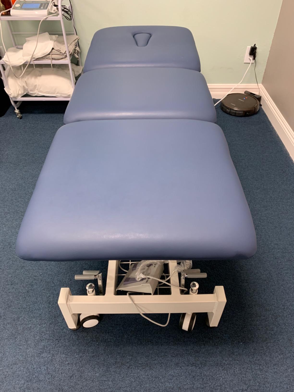 60/mo Finance Electric Treatment Table HiLo Adjustable，3Section