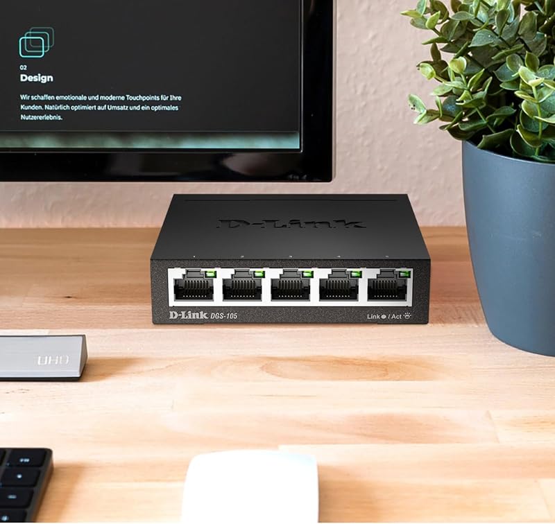 DGS-105 5 Ports Layer2 Gigabit Switch (bis zu 2000 Mbit/s Datenübertragung pro Port, einfache Plug und Play-Installation, lüfterlos, Metallgehäuse) schwarz