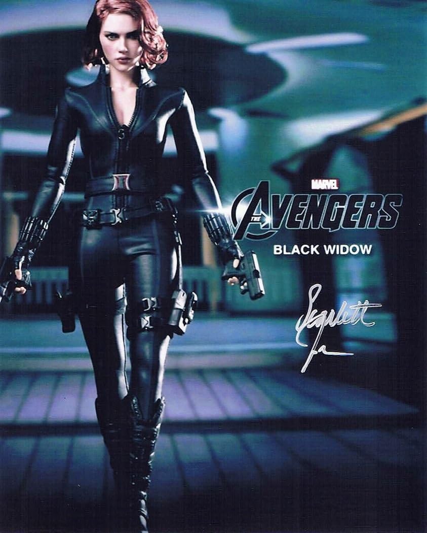 直筆サイン アベンジャーズ The Avengers 12 スカーレット ヨハンソン As ナターシャ ロマノフ ブラック ウィドウ Scarlett Johansson As Natasha Romanoff Black Widow アイドル 芸能人グッズ 通販 Amazon