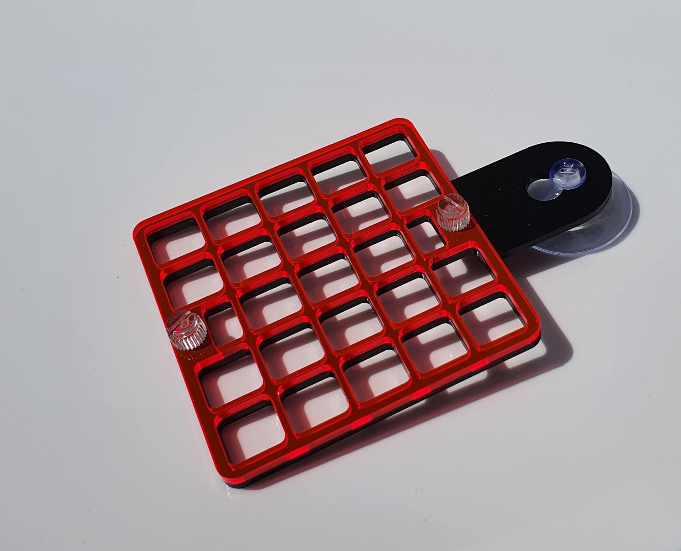 Reef-Geeks Nori & Veggi Aquarium Feeder (Black-Red)