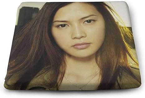 Amazon Co Jp 座布団 Yui マウスパッド 低反発 クッション 柔らかく快適 抗菌 防臭 通気性 たたみ 自宅用ざぶとん おしゃれ 多機能 四角 座蒲団 丸洗える35 38cm ホーム キッチン