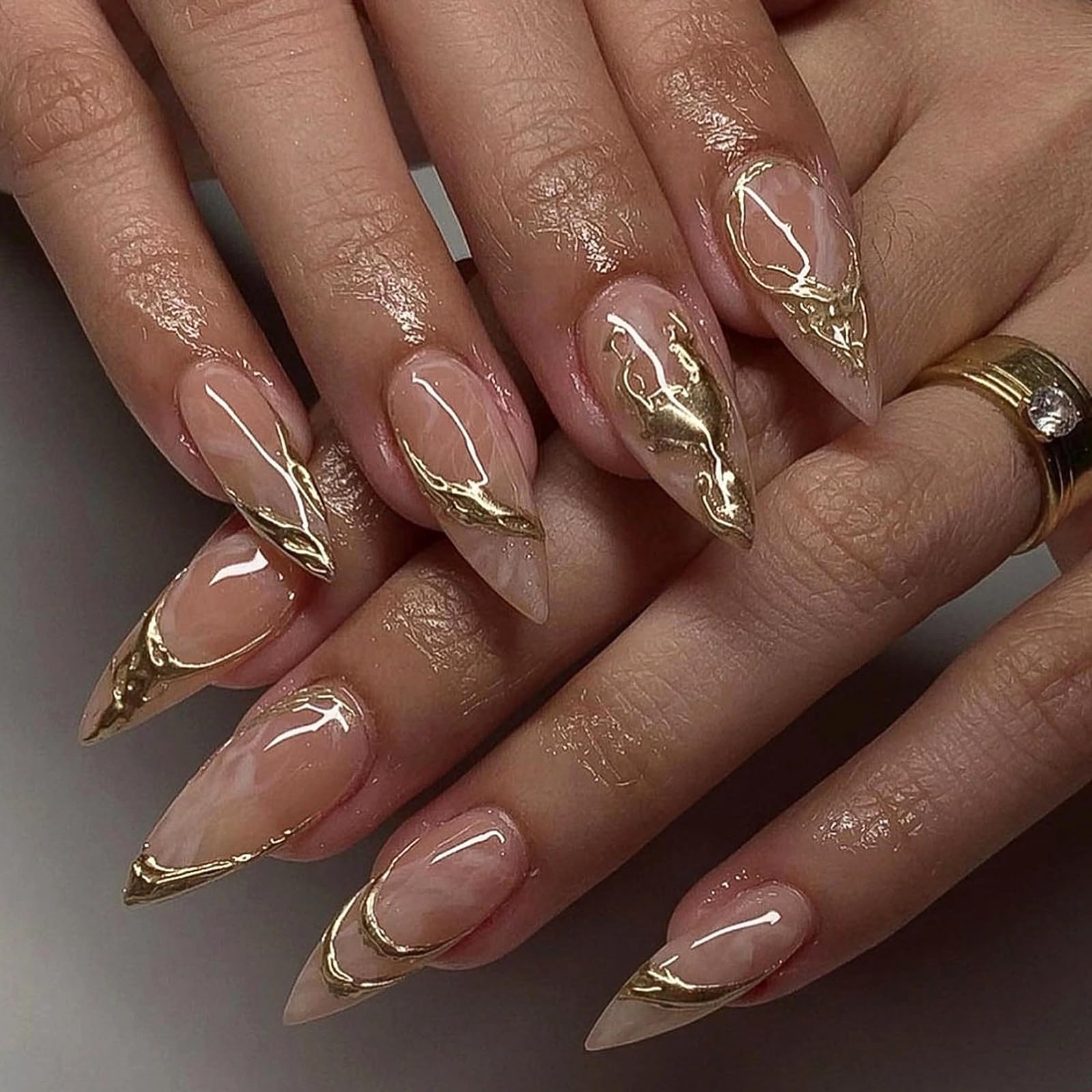 MISUD Press on Nails Medium Almond Fake Nails Glossy Glue on Nails 3D Gold Chrome Acrylic Nails Stiletto Artificial Nails Bling Stick on False Nails with Design 24 pcs