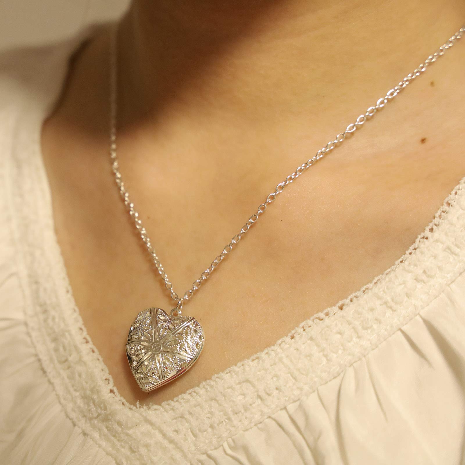 Yienate Fashion Heart Necklace Openable Hollow Heart Pendant Engraved Flowers Heart Locket Necklace Jewelry for Women and Girls (Silver)