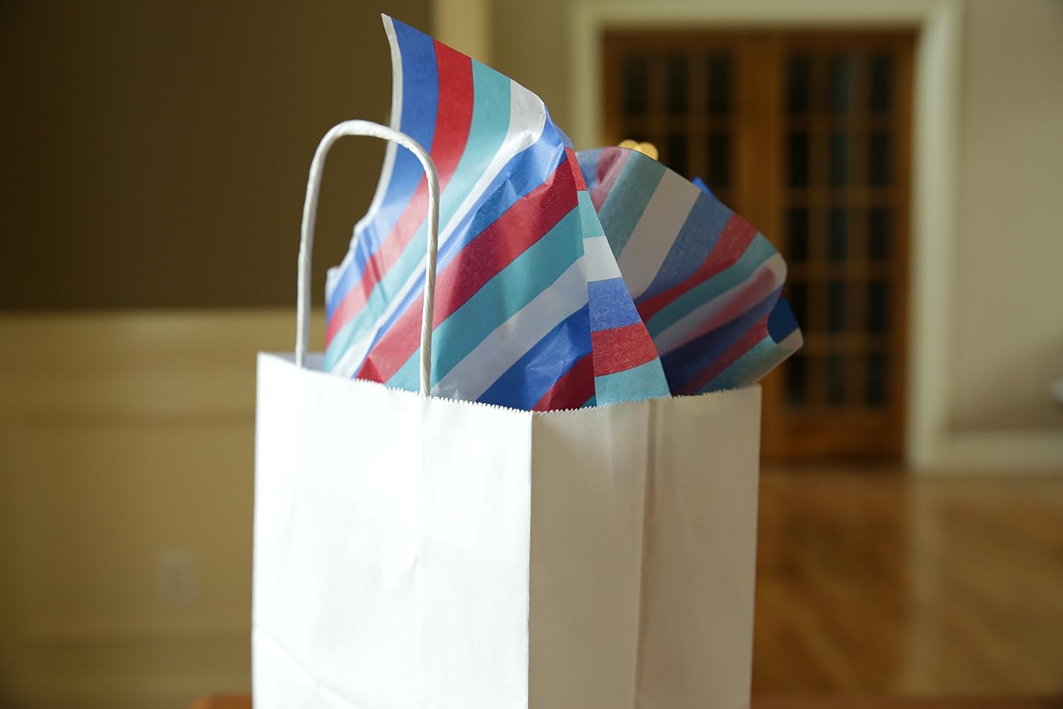 100 | 50 | 25 Count - Size (8"x4.75"x10") Bulk White Paper Bags with Handles - Perfect Solution for Baby Shower, Birthday Parties, Gifts, Restaurant takeouts, Shopping, Retail: Health & Personal Care